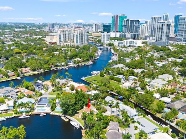 629 SW 8th Ter, Fort Lauderdale FL 33315