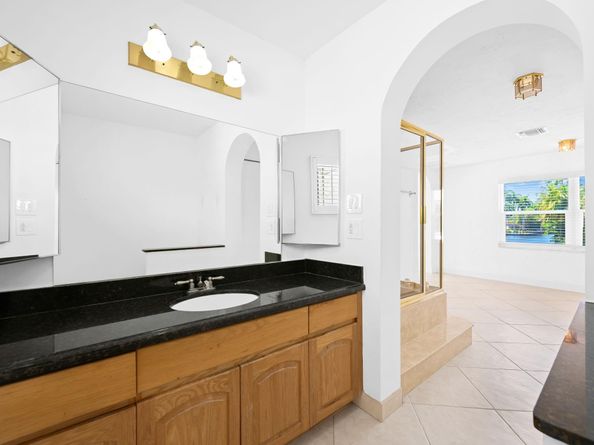 629 SW 8th Ter, Fort Lauderdale FL 33315