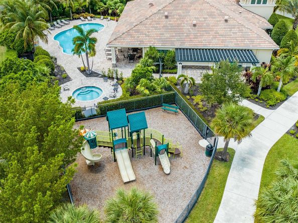 8880 NW 37th Dr, Coral Springs FL 33065