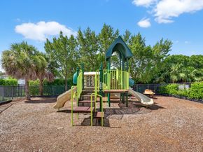 8880 NW 37th Dr, Coral Springs FL 33065