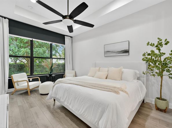 8880 NW 37th Dr, Coral Springs FL 33065