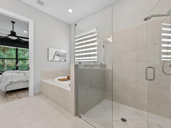 8880 NW 37th Dr, Coral Springs FL 33065