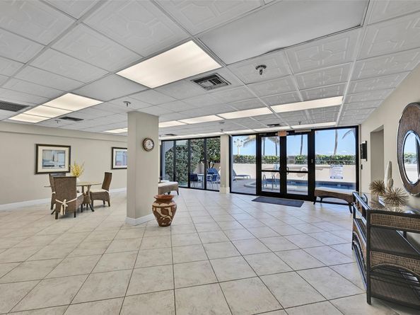 851 N Surf Rd 502, Hollywood FL 33019