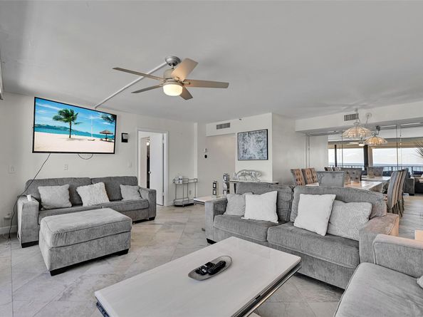 851 N Surf Rd 502, Hollywood FL 33019