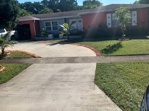 206 Gale Pl, West Palm Beach FL 33409