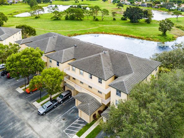 2100 Greenview Shores Boulevard 523, Wellington FL 33414