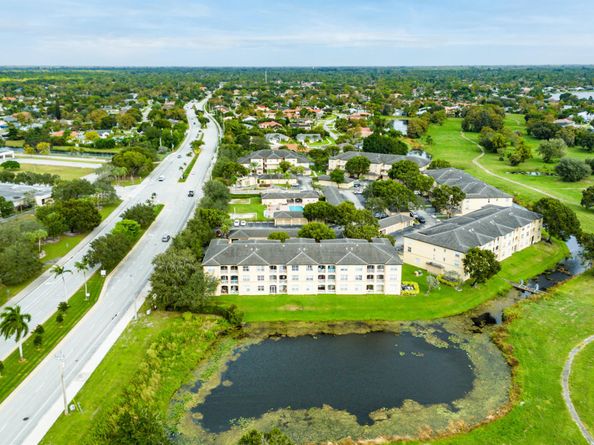 2100 Greenview Shores Boulevard 523, Wellington FL 33414