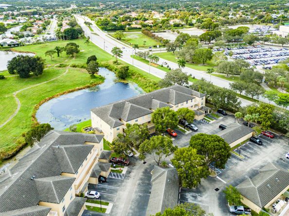 2100 Greenview Shores Boulevard 523, Wellington FL 33414