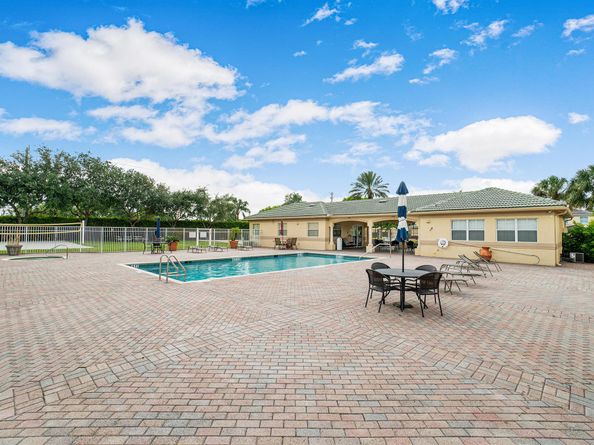 2100 Greenview Shores Boulevard 523, Wellington FL 33414