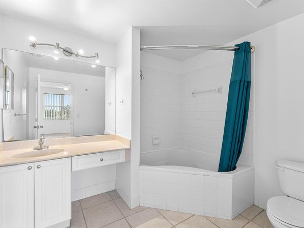 2100 Greenview Shores Boulevard 523, Wellington FL 33414