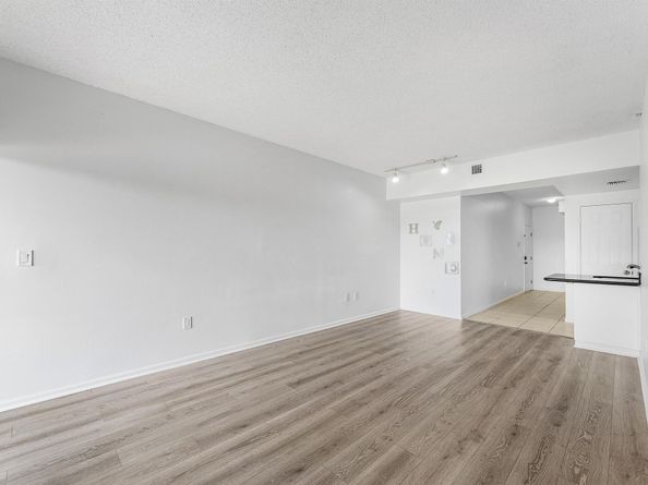 2100 Greenview Shores Boulevard 523, Wellington FL 33414