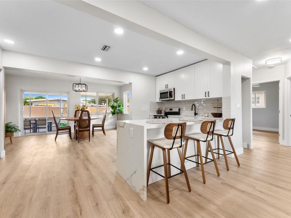 7021 SW 12th St, Pembroke Pines FL 33023