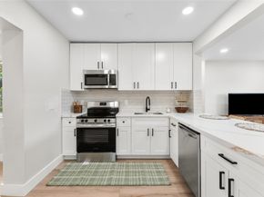 7021 SW 12th St, Pembroke Pines FL 33023