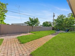 7021 SW 12th St, Pembroke Pines FL 33023