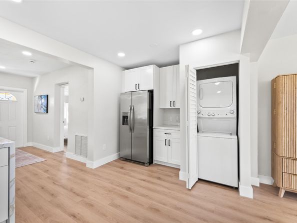 7021 SW 12th St, Pembroke Pines FL 33023