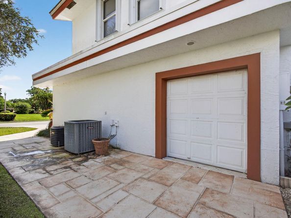 6403 Brandon St, West Palm Beach FL 33418