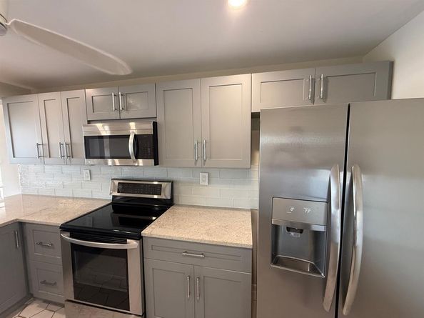 9 Royal Palm Way 6040, Boca Raton FL 33432