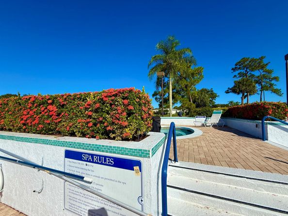 150 Paddock Lane, Greenacres FL 33413