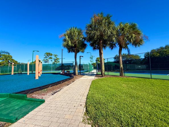 150 Paddock Lane, Greenacres FL 33413