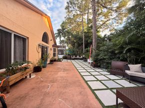 150 Paddock Lane, Greenacres FL 33413