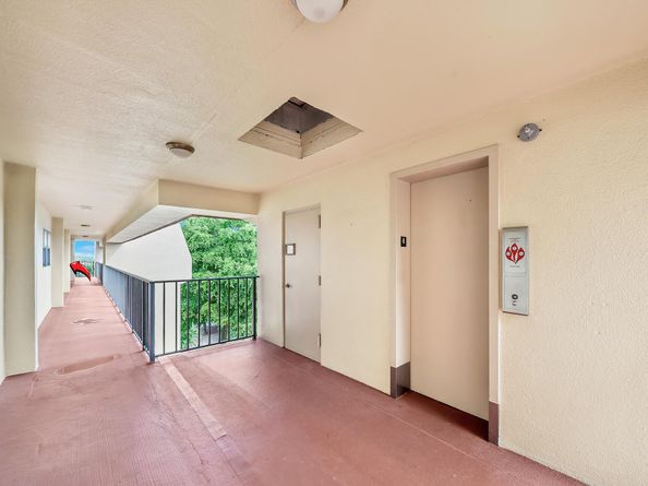 3524 Via Poinciana 604, Lake Worth FL 33467