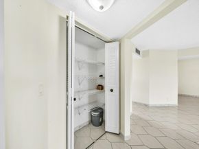 3524 Via Poinciana 604, Lake Worth FL 33467