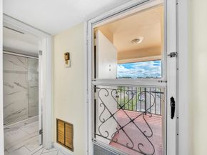 3524 Via Poinciana 604, Lake Worth FL 33467