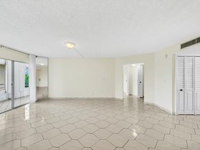 3524 Via Poinciana 604, Lake Worth FL 33467