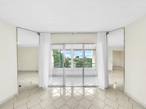 3524 Via Poinciana 604, Lake Worth FL 33467