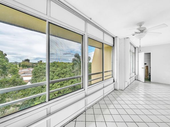 3524 Via Poinciana 604, Lake Worth FL 33467