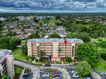 3524 Via Poinciana