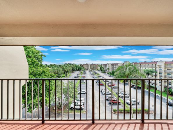 3524 Via Poinciana 604, Lake Worth FL 33467