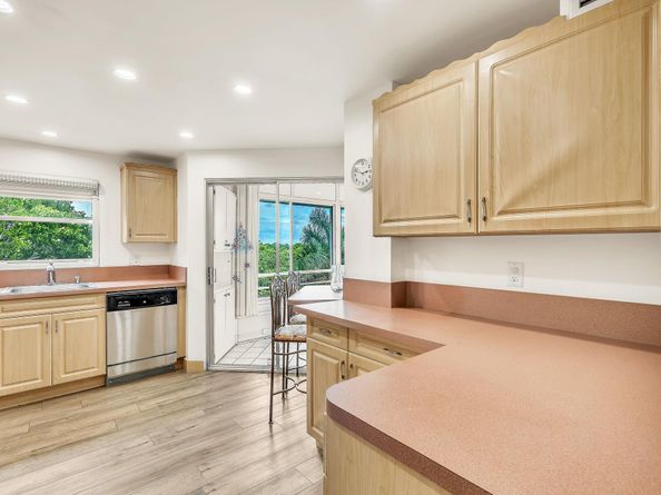 3524 Via Poinciana 604, Lake Worth FL 33467