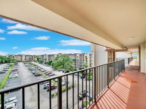 3524 Via Poinciana 604, Lake Worth FL 33467
