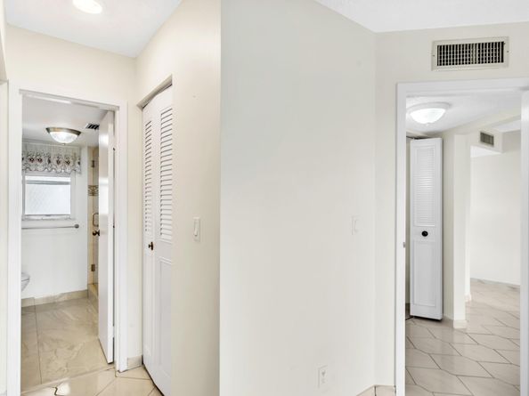 3524 Via Poinciana 604, Lake Worth FL 33467