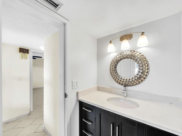 3524 Via Poinciana 604, Lake Worth FL 33467