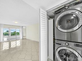 3524 Via Poinciana 604, Lake Worth FL 33467