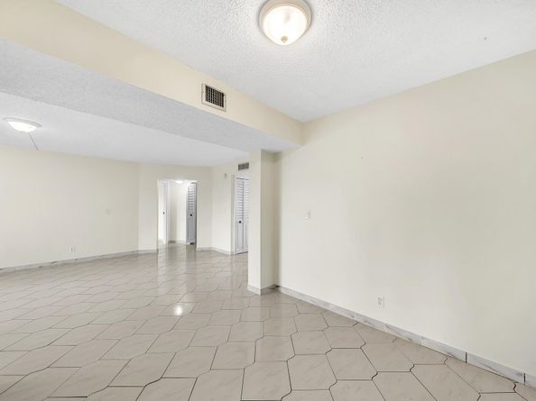 3524 Via Poinciana 604, Lake Worth FL 33467
