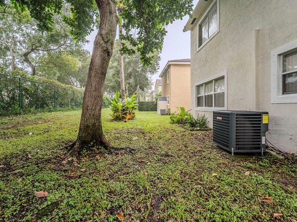7478 NW 17th Dr, Hollywood FL 33024
