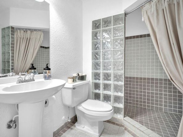 1550 NW 93rd Ave 297, Pembroke Pines FL 33024