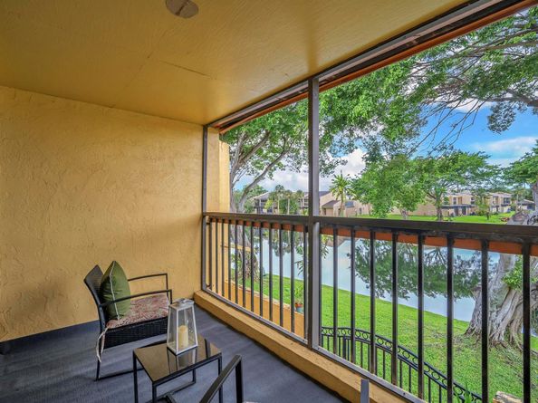 1550 NW 93rd Ave 297, Pembroke Pines FL 33024