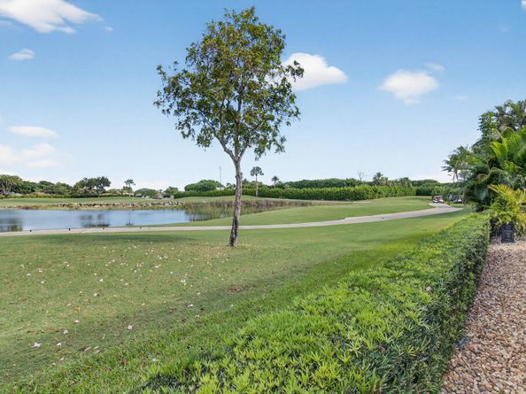 17069 Royal Cove Way, Boca Raton FL 33496