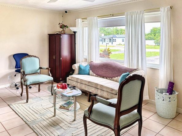 2830 Jackson St, Hollywood FL 33020