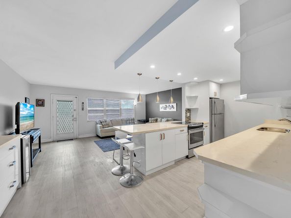 2103 Lucaya Bend F3, Coconut Creek FL 33066