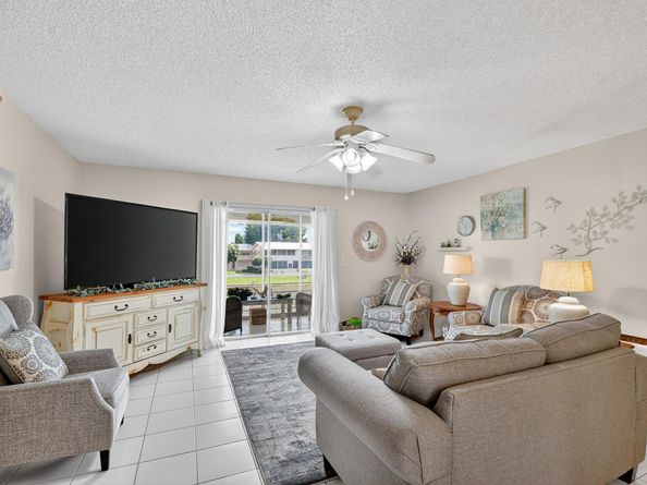 204 Oxford 300, West Palm Beach FL 33417