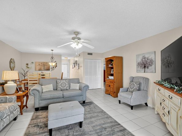 204 Oxford 300, West Palm Beach FL 33417