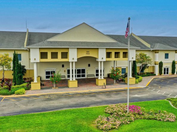 204 Oxford 300, West Palm Beach FL 33417