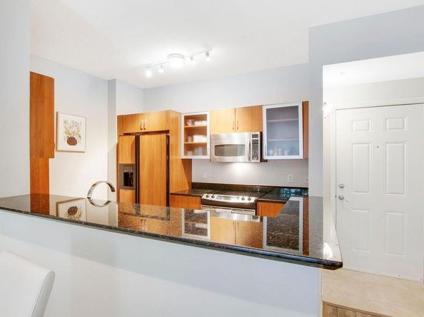 802 W Windward Way 206, Lantana FL 33462