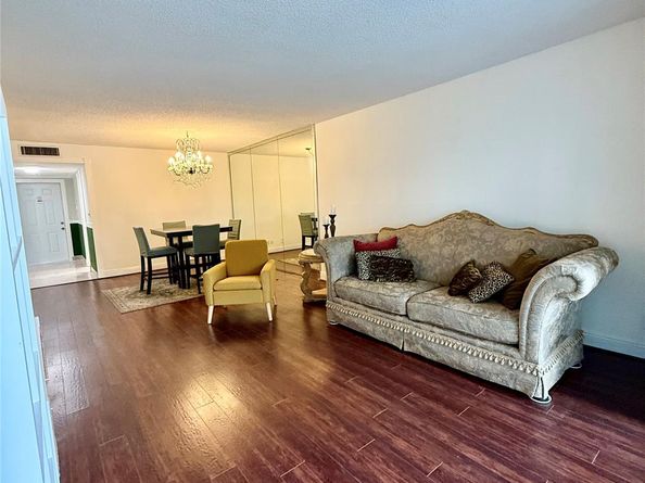 2601 S Course Dr 104, Pompano Beach FL 33069