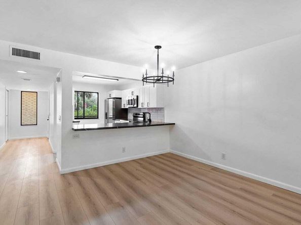 341 Lakeview Drive 203, Weston FL 33326